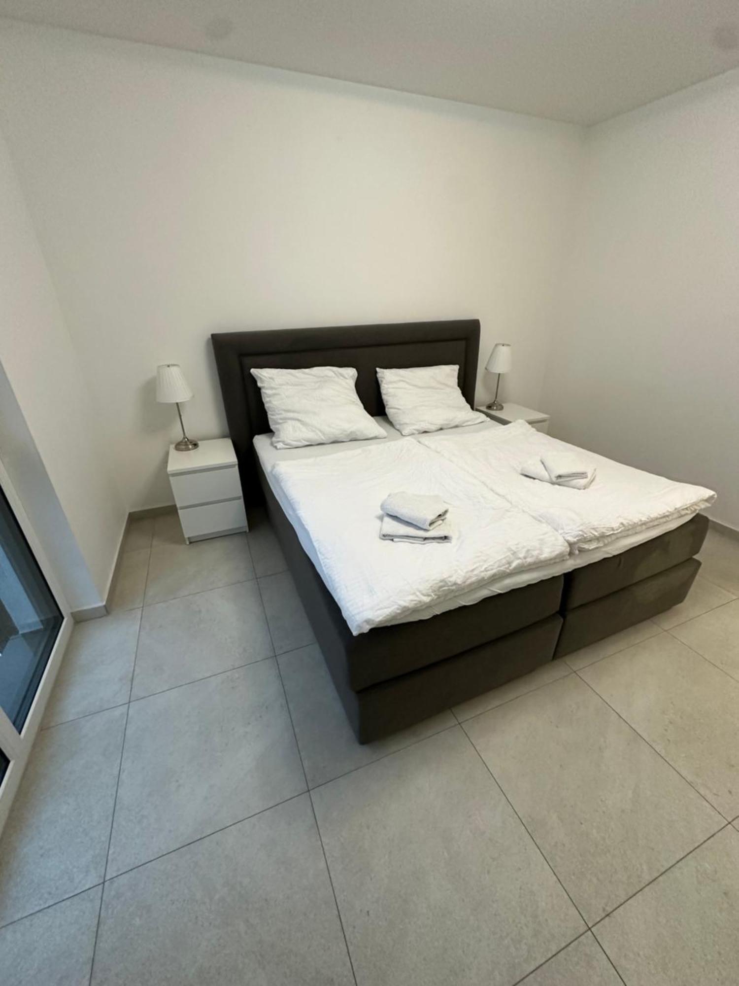 Schoene Neubauwohnung Mit Stil Билефельд Экстерьер фото